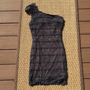 Single shoulder navy dress.